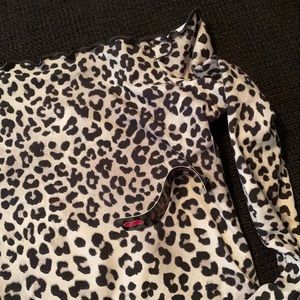 Cheetah print off the shoulder top. Size med. NWT